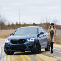 Samantha Tan sendiri seorang China-Kanada yang lahir dari orangtua imigran. Saat berhasil menang dan berdiri di podium, ia mengaku hampir menangis karena terharu akan prestasinya. Kami adalah tim Kanada pertama yang ikut rangkaian 24 Hour dan memulai musim dengan dua kemenangan untuk Kanada itu momen yang sangat sangat membanggakan, katanya. Foto: Instagram @samanthaatan