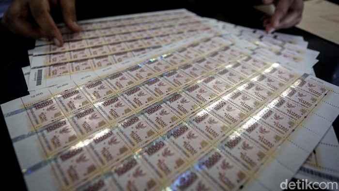 Serba Serbi Bea Materai Rp 10 Ribu yang Mulai Berlaku Tahun Ini Tarif bea materai Rp 10 ribu mulai berlaku di tahun 2021. Apa saja fakta-fakta di balik bea materai Rp 10 ribu ini? Yuk, simak.