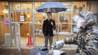 Meski begitu, topeng wajah hiper-realistis itu tak menawarkan perlindungan dari virus Corona dimana saat ini berbagai negara dunia tengah berupaya mengatasi pandemi COVID-19 dengan menerapkan protokol kesehatan.