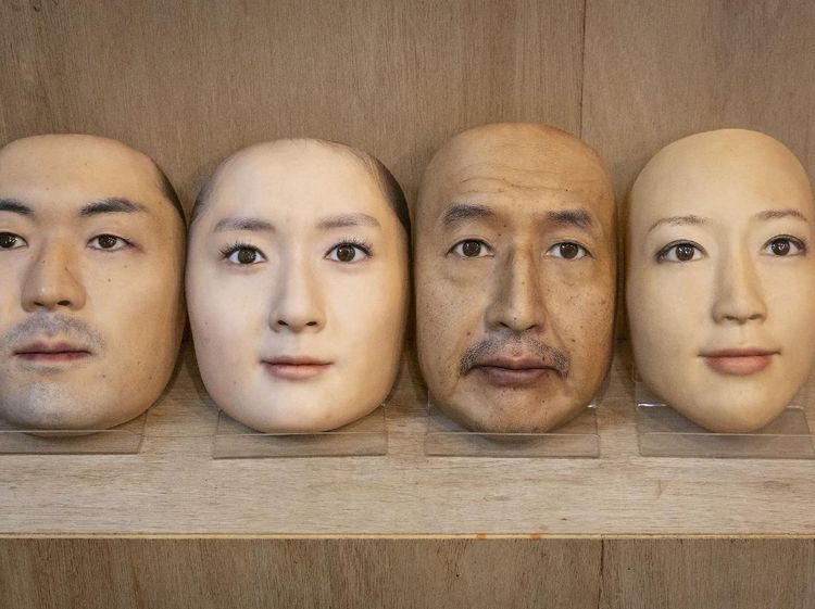 Di Jepang Ada Toko yang Jual Topeng Mirip Wajah Manusia