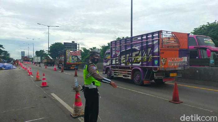 Lajur Tol Surabaya-Gempol di KM 6+200 atau di Perak-Waru yang sempat ditutup karena longsor, sudah dibuka kembali. Pembukaan itu dilakukan setelah rekomendasi ITS keluar.