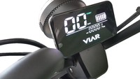 Sepeda listrik ini sudah menggunakan panel instrumen digital, yang bisa menampilkan beberapa informasi, seperti kecepatan, daya battery, dan jarak tempuh. Foto: Viar