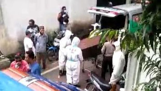 Video Keluarga Marah Karena Jenazah COVID-19 Tertukar