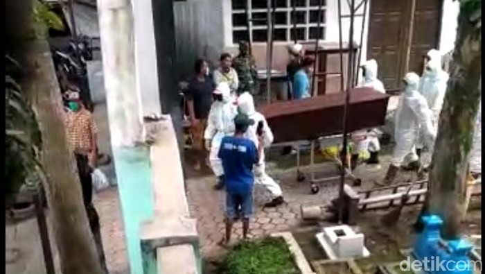 Video Keluarga Marah Karena Jenazah COVID-19 Tertukar