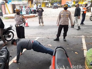 Tidak Pakai Masker, Pengunjung Pantai Palabuhanratu Dihukum Push-Up