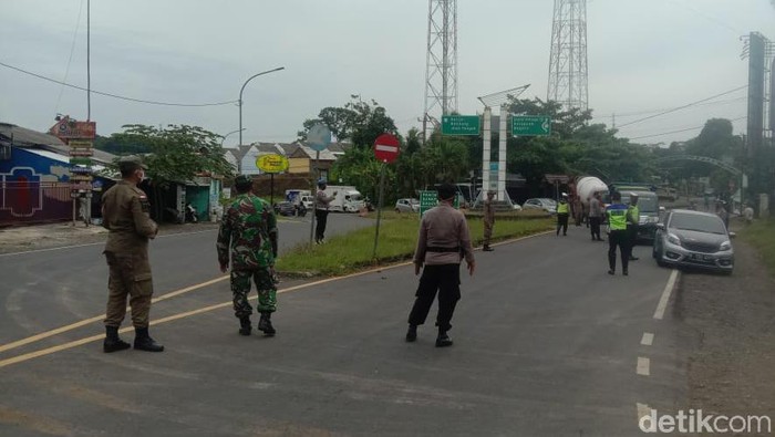 Cegah Corona, Aparat Jaga Ketat Pangandaran
