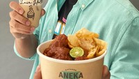 Ibnu dan Ririn memang jarang memamerkan kebersamaannya tapi keduanya pernah posting foto saat kulineran bareng. Berbagai makanan pernah disantapnya bersama. Foto: instagram @ririnekawati @ibnujamilo