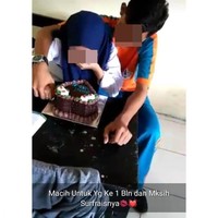 Masih baru satu bulan pacaran aja udah dikasih surprise nih. Apa kabar yang pacarannya udah lama, pernah dikasih surprise kayak gini juga nggak? Foto: Instagram/@ngakak.receh