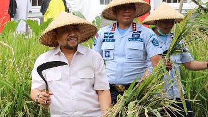 Mantan Ketua DPR RI Setya Novanto yang menjadi narapidana kasus korupsi dan mendekam di Lapas Sukamiskin Bandung punya kesibukan baru.