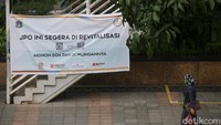 Kepala Dinas Bina Marga DKI Jakarta Hari Nugroho mengungkapkan anggaran revitalisasi JPO Sudirman akan menggunakan dana koefisien lantai bangunan (KLB). Hari menyebut revitalisasi ini perlu dilakukan untuk penguatan struktur dan keselamatan warga. Hari menyebut revitalisasi JPO Sudirman ini merupakan revitalisasi lanjutan. Perencanaannya pun, sebut Hari, sudah dilakukan sebelum pandemi Corona mewabah.