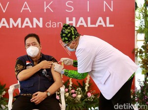 Kabupaten Banyuwangi Vaksin 50 Persen Nakes