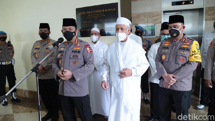 Kapolri Jenderal Listyo Sigit Prabowo di Kantor DPP Rabithah Alawiyah, Jagakarsa, Jakarta Selatan (Kadek/detikcom)