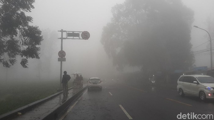 Kawasan Puncak Bogor Berkabut