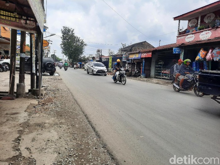 Kerusakan sempat terjadi di Jalan Karya Jaya, Medan Johor. Kini, kerusakan di jalan itu sudah diperbaiki.