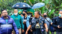 Sebelumnya, pemilik nama asli Ica Naga itu dikabarkan meninggal dunia pada Jumat (29/1/2021) sekira pukul 14.00 WIB. Jenazah langsung diberangkatkan menggunakan mobil ambulans menuju rumah duka di Kampung Rancanilem, Desa Bojongloa, Kecamatan Rancaekek, Kabupaten Bandung sekira pukul 17.30 WIB.