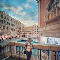 Dalam kesempatan itu, Olla pun menyampaikan pesannya pada penonton yang juga ingin meraih kesuksesan. Jangan pernah putus asa, jangan pantang menyerah kalau jatuh jangan pernah down karena kalau down berarti itu kegagalan kamu yang sesungguhnya, ujarnya. Foto: Instagram @ollashopingdepok