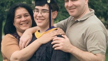 Michael Kearney - IQ 200-325. Ia menyelesaikan gelar sarjananya dari Universitas South Alabama pada usia 10, dan pada usia 14 tahun mendapatkan gelar masternya dalam bidang kimia di Middle Tennessee State University, dan satu lagi pada usia 18 tahun dalam ilmu komputer dari Vanderbilt University. Foto: Brightside