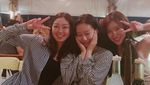 Park Yoo Na True Beauty Saat Asyik Minum Es dan Nongkrong di Kafe