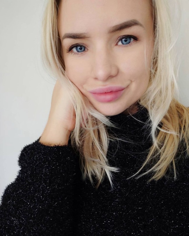 Wanita asal Belgia itu tampil seksi untuk pemotretan kalender majalah Playboy. Foto: dok. Instagram