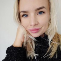 Wanita asal Belgia itu tampil seksi untuk pemotretan kalender majalah Playboy. Foto: dok. Instagram