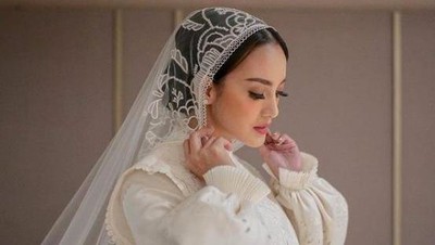 Ririn Ekawati Dinikahi Ibnu Jamil, Ini 8 Penampilan Cantiknya Jadi Pengantin