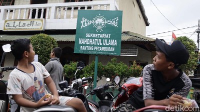 Plang NU Mejeng di Petamburan Gantikan Plang FPI yang Dilarang