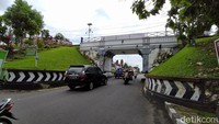 Pegiat Komunitas Kota Toea Magelang, Bagus Priyana, mengatakan salah satu keunikan di Kota Magelang adalah tentang aqua duct. Aqua duct, merupakan saluran air di atas jalan.