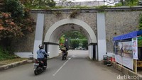 Sementara itu, Kepala Bidang Kebudayaan Dinas Pendidikan dan Kebudayaan Kota Magelang, Sugeng Priyadi, mengatakan bangunan tiga plengkung tersebut tercatat sebagai cagar budaya sejak tahun 2010.