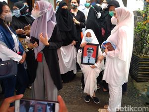 Putri Kapten Afwan Pilot Sriwijaya SJ182 Mengira Ayahnya Masih Terbang