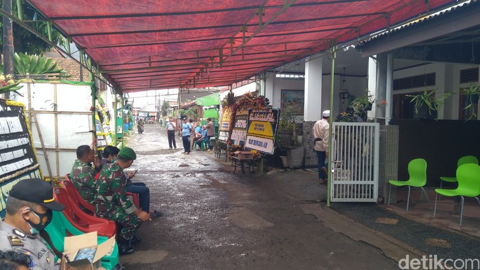 Suasana rumah duka Kapten Afwan, di Kabupaten Bogor. (Adhyasta Dirgantara/detikcom)