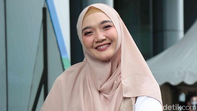 Masyaallah, Manisnya Senyum Sulis!