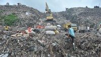 Pemerintah Kota Palembang berencana memindahkan pembuangan sampah TPA Karya Jaya karena TPA Sukawinatan sudah over kapasitas.