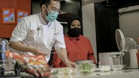 Chef Norman bersama Tantri turut memberikan inspirasi hidangan bernutrisi menggunakan bahan-bahan dari daftar 50 Pangan untuk Masa Depan ,terutama yang mengandung garam beriodium. 