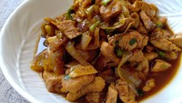 Siapa yang tak suka ayam kecap bawang? Ayamnya empuk juicy dengan bumbu kecap dan bawang yang meresap. Lihat cara membuatnya di resep berikut ini.Foto: iStock
