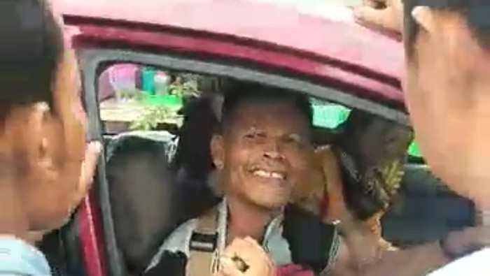 kades dicegat di jalan, bawa istri orang