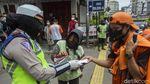 Kapolri-Panglima TNI Tinjau Penerapan Prokes di Pasar Tanah Abang