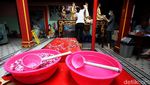 Klenteng Tien Kok Sie Solo Bersolek Menyambut Imlek