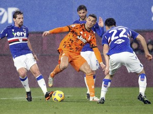 Ronaldo Seret Gol, Pirlo Membela