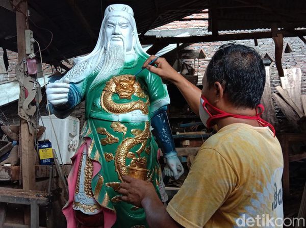Pemahat Patung di Jepara Bertahan di Masa Pandemi Corona