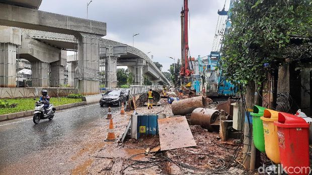 Pembangunan JPO Flyover Tapal Kuda di Lenteng Agung dan Tanjung Barat masih dalam proses