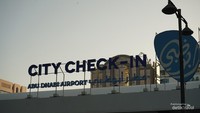 Terminal check in yang berada di tengah kota Abu Dhabi.
