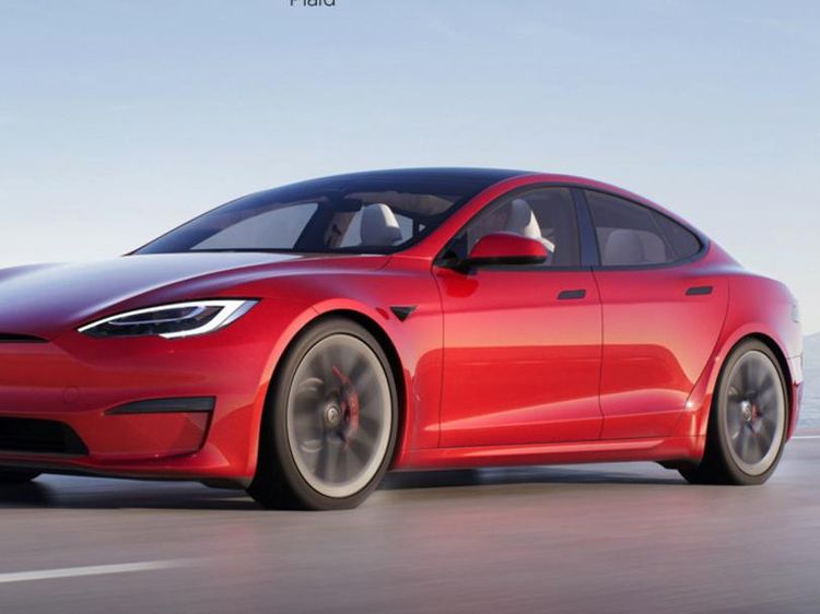 Potret Tesla Model S yang Kian Canggih dengan Setir Pesawat