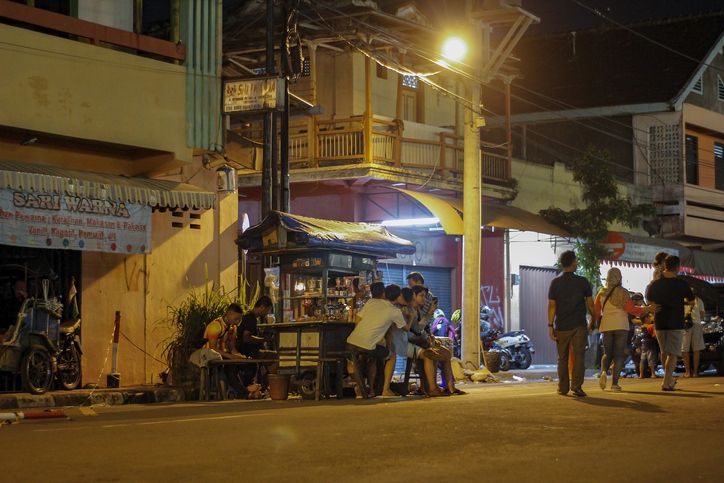 Tips Hemat Makan di Angkringan, Hindari Menu 'Jebakan Batman' Ini