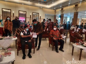 Wamenkes Targetkan Vaksinasi COVID-19 untuk Nakes Rampung Akhir Februari