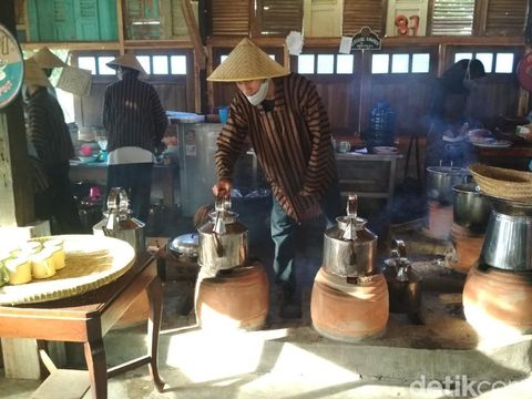 Warung Djadul (Wardja) di Talun, Cirebon