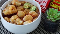 Pengen yang pedes segar dan gurihnya terasa, cireng banyur jawabannya. Ada  cireng mungil yang disajikan dengan kuah mirip baso aci. Foto : instagram @cieng_banyur