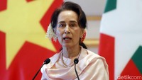 Aung San Suu Kyi merupakan pahlawan demokrasi di Myanmar, yang pernah menjadi tahanan politik selama dua dekade di mana dia menjadi tahanan rumah. AP Photo/Aung Shine Oo.