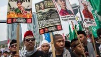 Ketegangan antara etnis Rohingya dan pemerintah Myanmar yang tak kunjung usai memicu gelombang demonstrasi. Salah satu demonstrasi dilakukan di Indonesia yang mendukung etnis Rohingya. Ed Wray/Getty Images.
