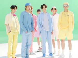 Dilelang, Kostum BTS di Video Klip Dynamite Terjual Rp 2,2 Miliar