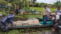 Karyawan Minamas Plantation turut melakukkan aksi penggalangan dana yang dilakukan sejak 18 Januari 2021 dan berhasil mengumpulkan dana sebesar Rp 115 juta.  Dana tersebut dikonversikan menjadi paket sembako yang secara bertahap disalurkan bersamaan dengan penyerahaan bantuan dari perusahaan.